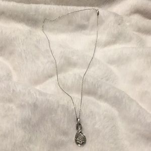 Kay‘s Sterling Silver Diamond Infinity Necklace